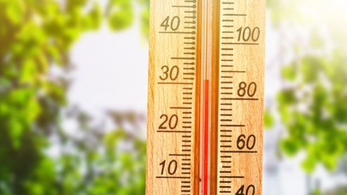 Termometer som visar 30 grader